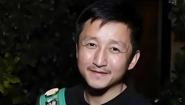 3次离婚未果，冉莹颖再爆猛料！这对“模范夫妻”的最后一块遮羞布，被彻底扯下

看