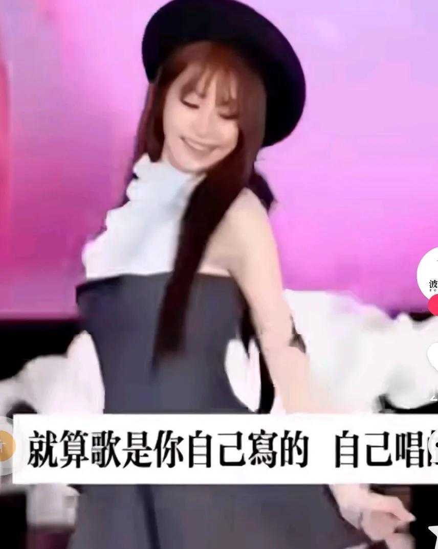 王心凌在2015年左右进入了事业的低谷期，但他做了一件好聪明的事情，就是在低谷期