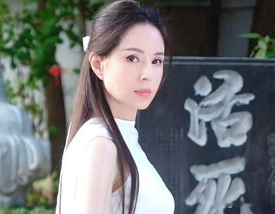 60岁李若彤打卡终南山，重现95版《神雕侠侣》小龙女经典出场回眸