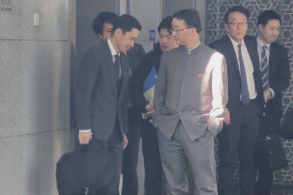 一个月前，荷兰还气势汹汹地冻结安世半导体、罢免中方CEO，甚至试图把中企控股的企