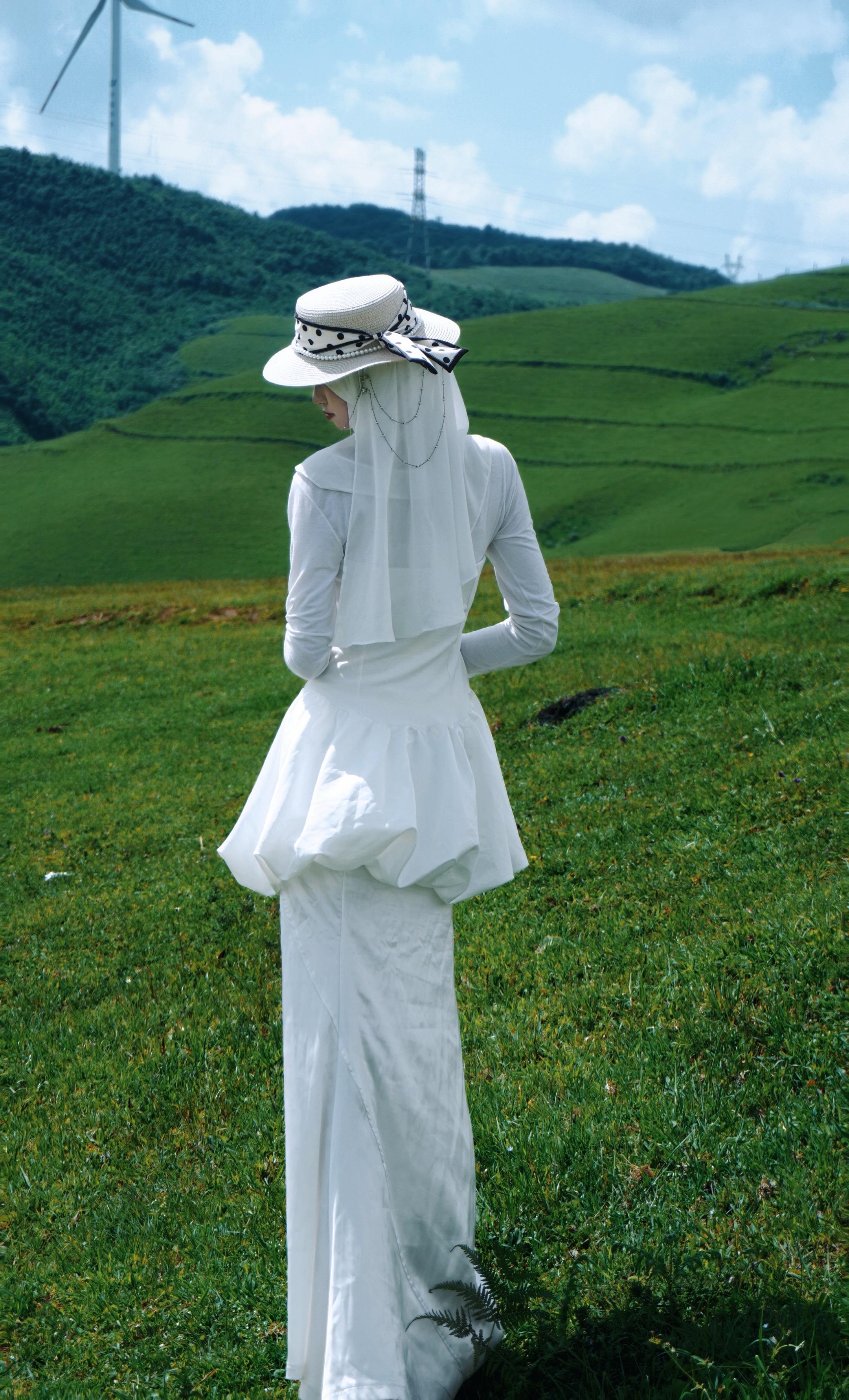 生命的轨迹蜿蜒而漫长，周而复始，来来回回。🔄