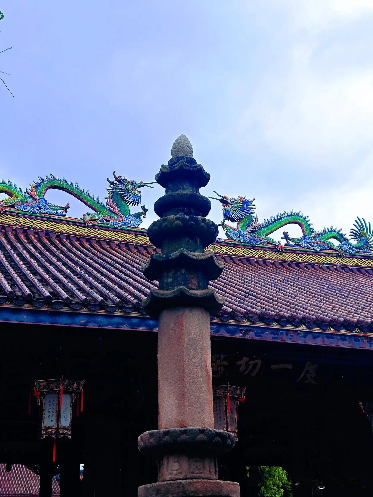 救人一命胜造七级浮屠
多行善事不输八方香火
#随拍开元寺# #热闹的开元寺#