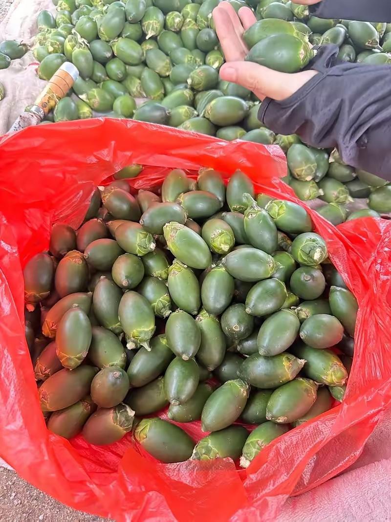 今天听说了个挺揪心的事儿:大姑姐那边有个外甥快不行了。

小伙子今年34岁，一直