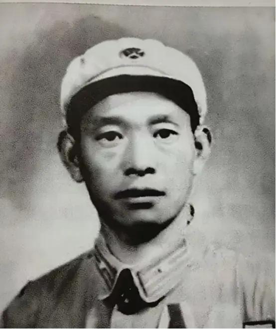 1938年，八路军破坏京汉铁路三个月毫无进展，连长正发愁时，一小兵毛遂自荐：“连