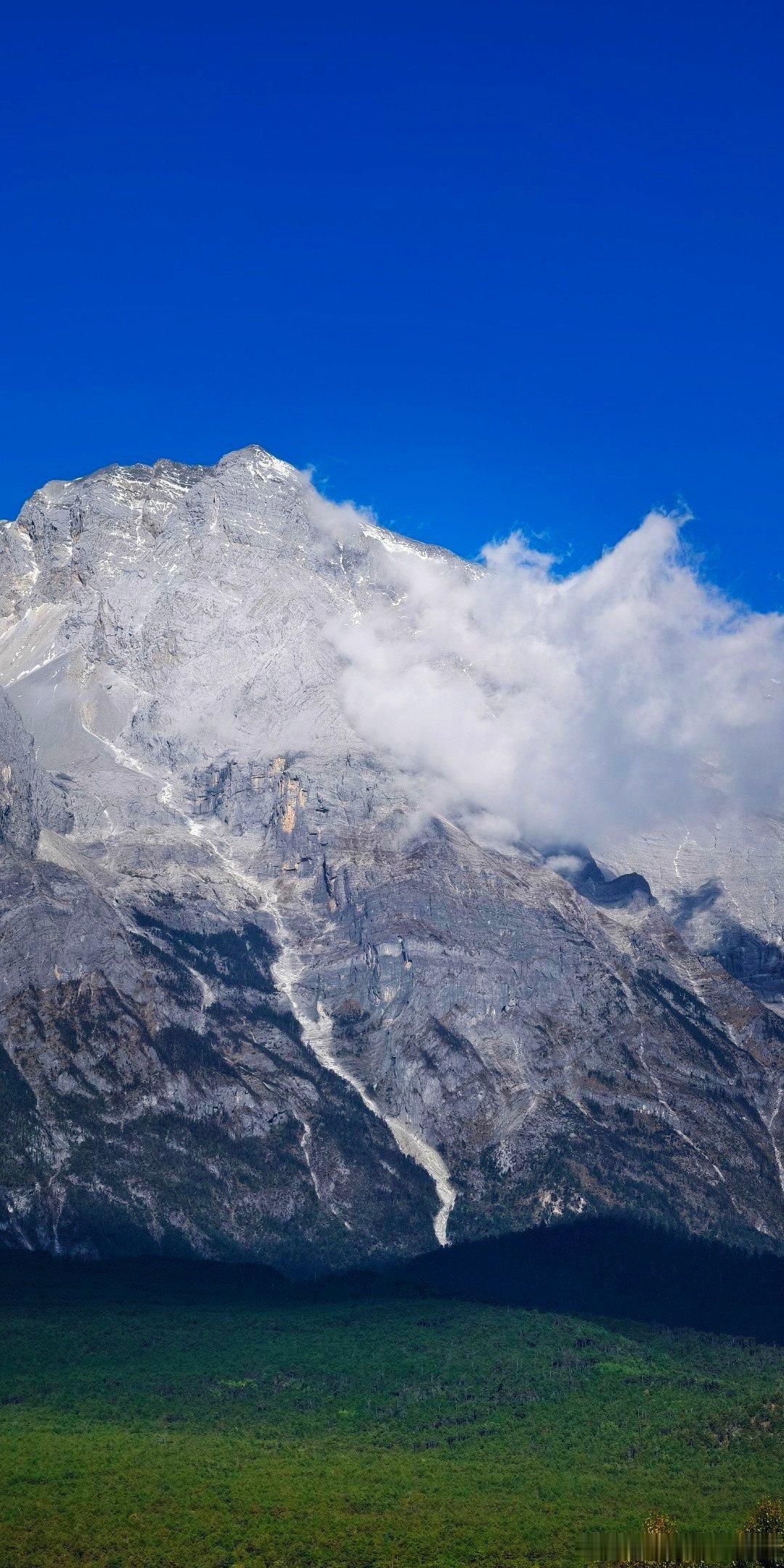 分享一些全屏的玉龙雪山，希望大家喜欢[哈哈]  ​​​