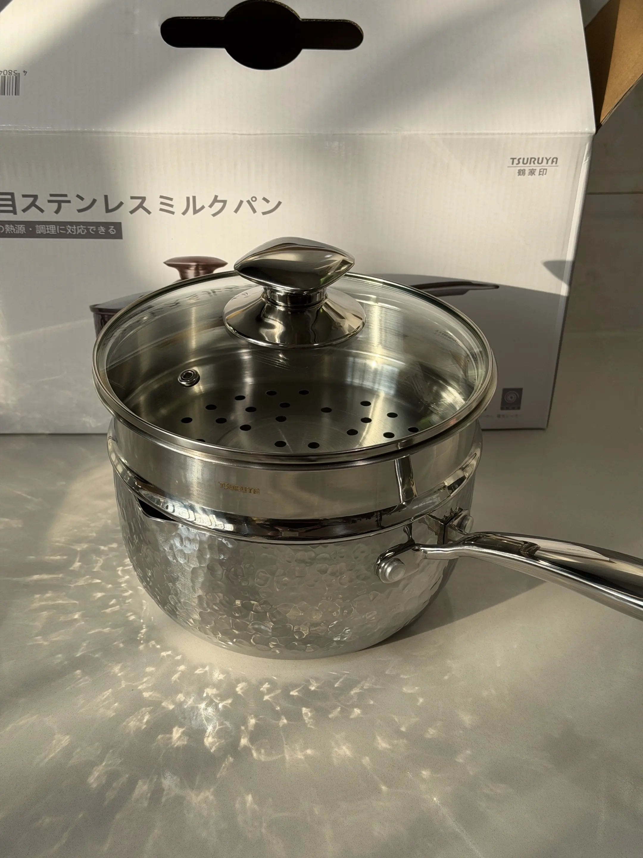 这就是大家问的雪平锅哦，图四是我用了一年多的样子，除了有点刮痕，还是很...