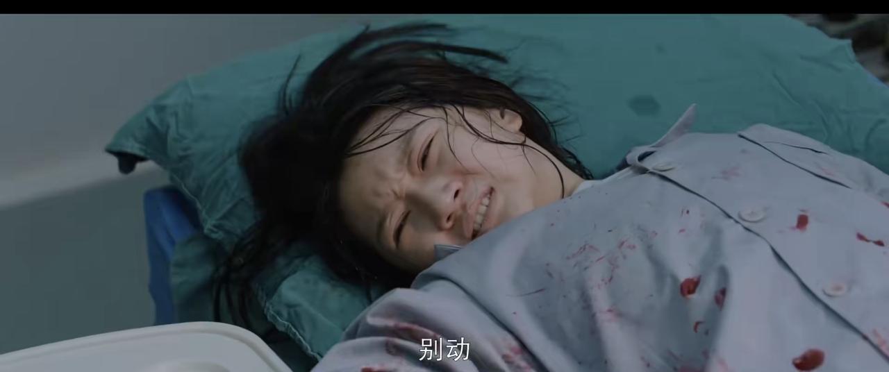 真正的江湖救急，从来不在病房里。
病床边是温言软语的陪伴，仲裁庭外是冷冰冰的赔