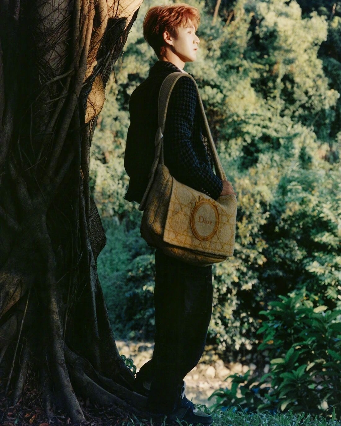 李昀锐 in Dior 🌳🍂  绿意葱茏的的绅雅印记。时尚灵感解读 ​​​
