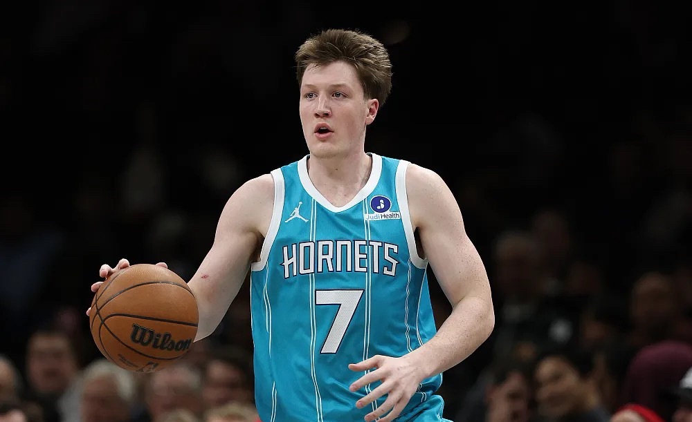 3月25日NBA常规赛共有4场比赛开打，以下是4场比赛的看点汇总：黄蜂vs国王（