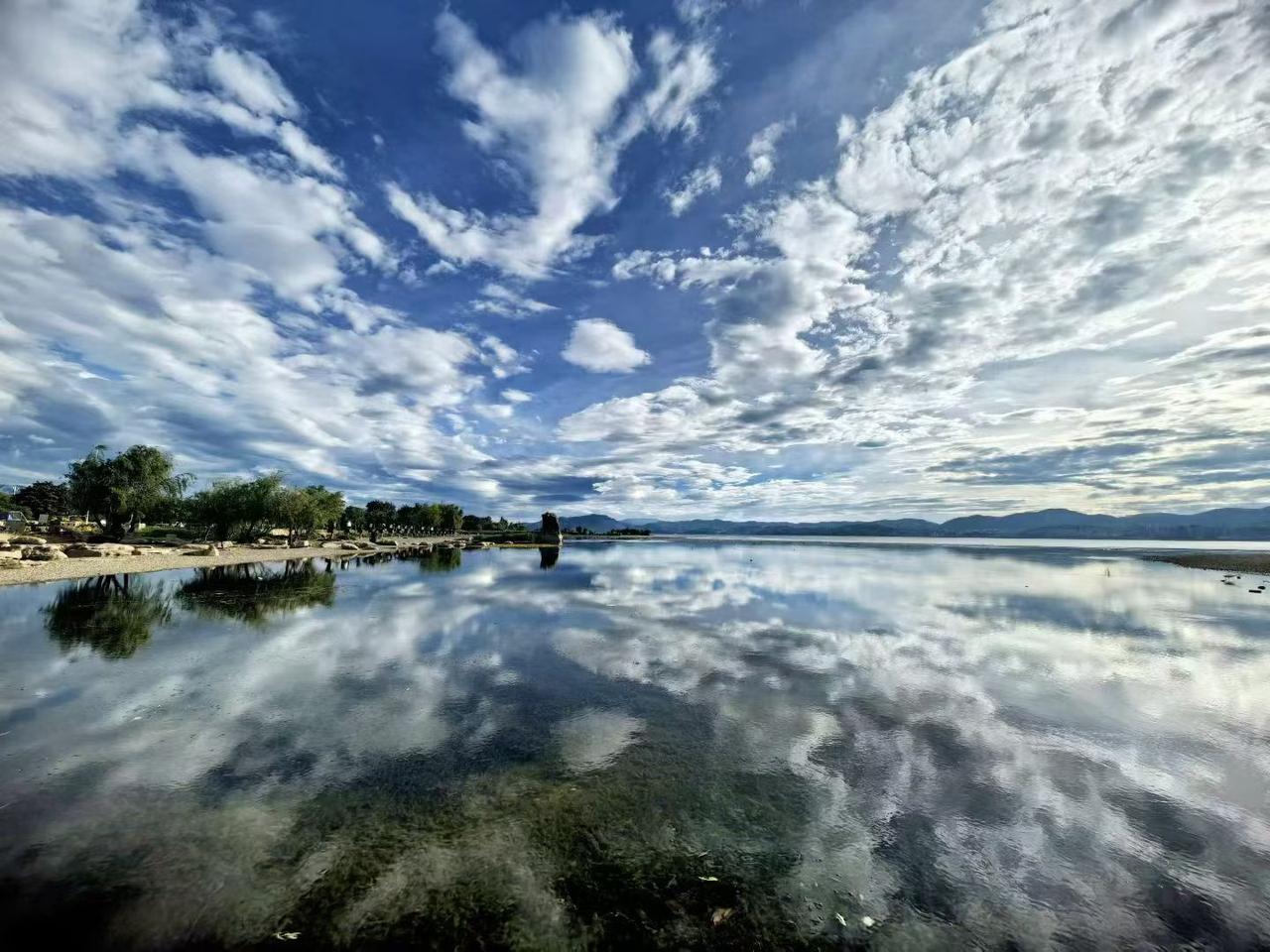 书写苍山洱海的浪漫,山水归于途所有美好如期至。
来云南大理奔赴诗和远方