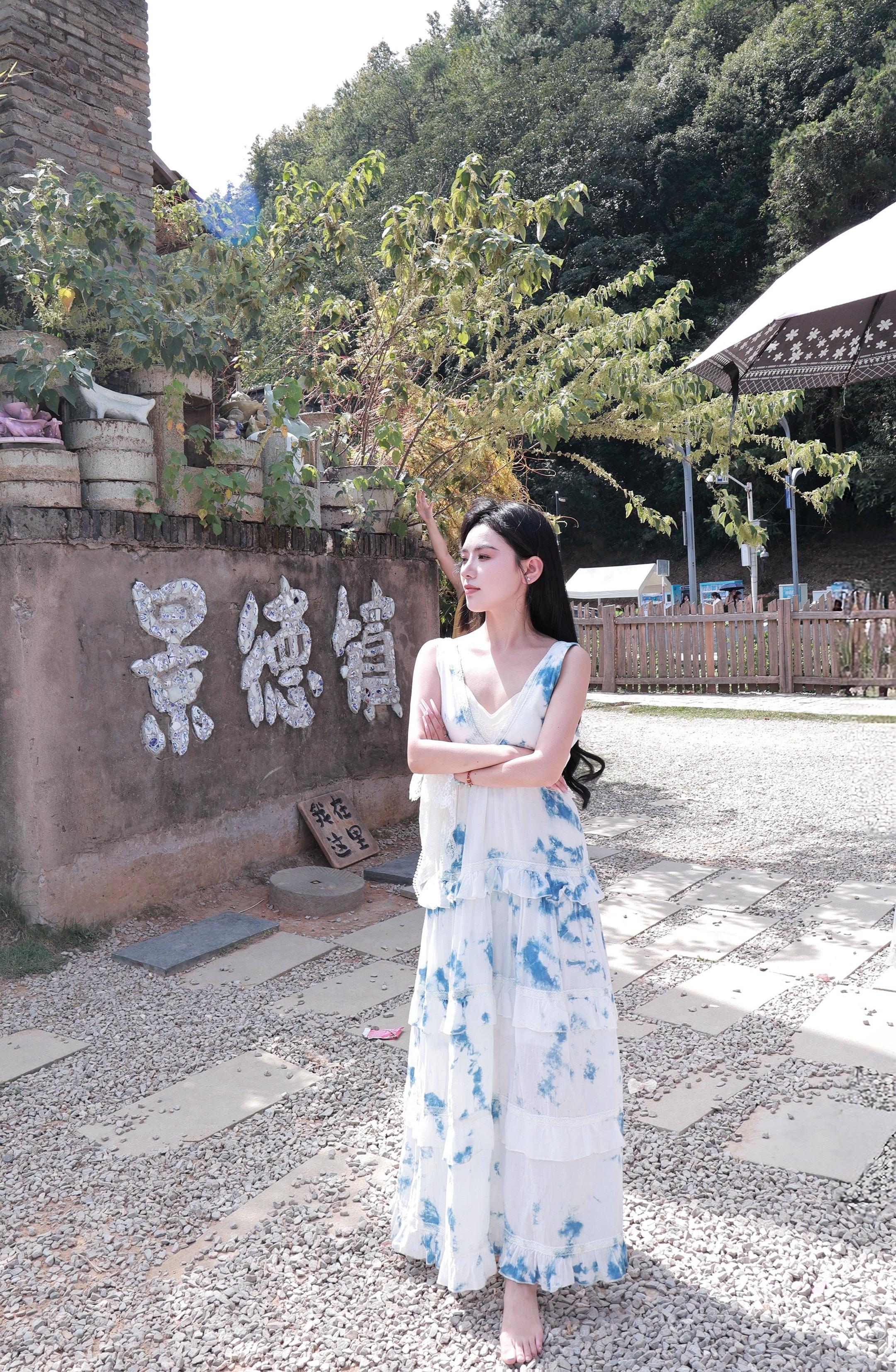 许我人间百味  染尽一身尘灰