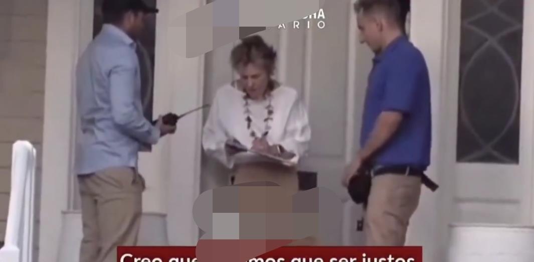 这脸打得太疼了！西班牙那位整天把安置移民挂嘴边的女议员，前脚刚在镜头前说自己家空