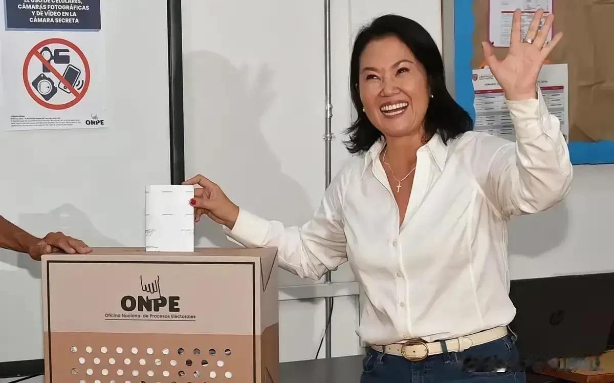 藤森庆子就任秘鲁总统！

英国十年更换七位首相，经济仍然飘忽不定，而秘鲁十年换来