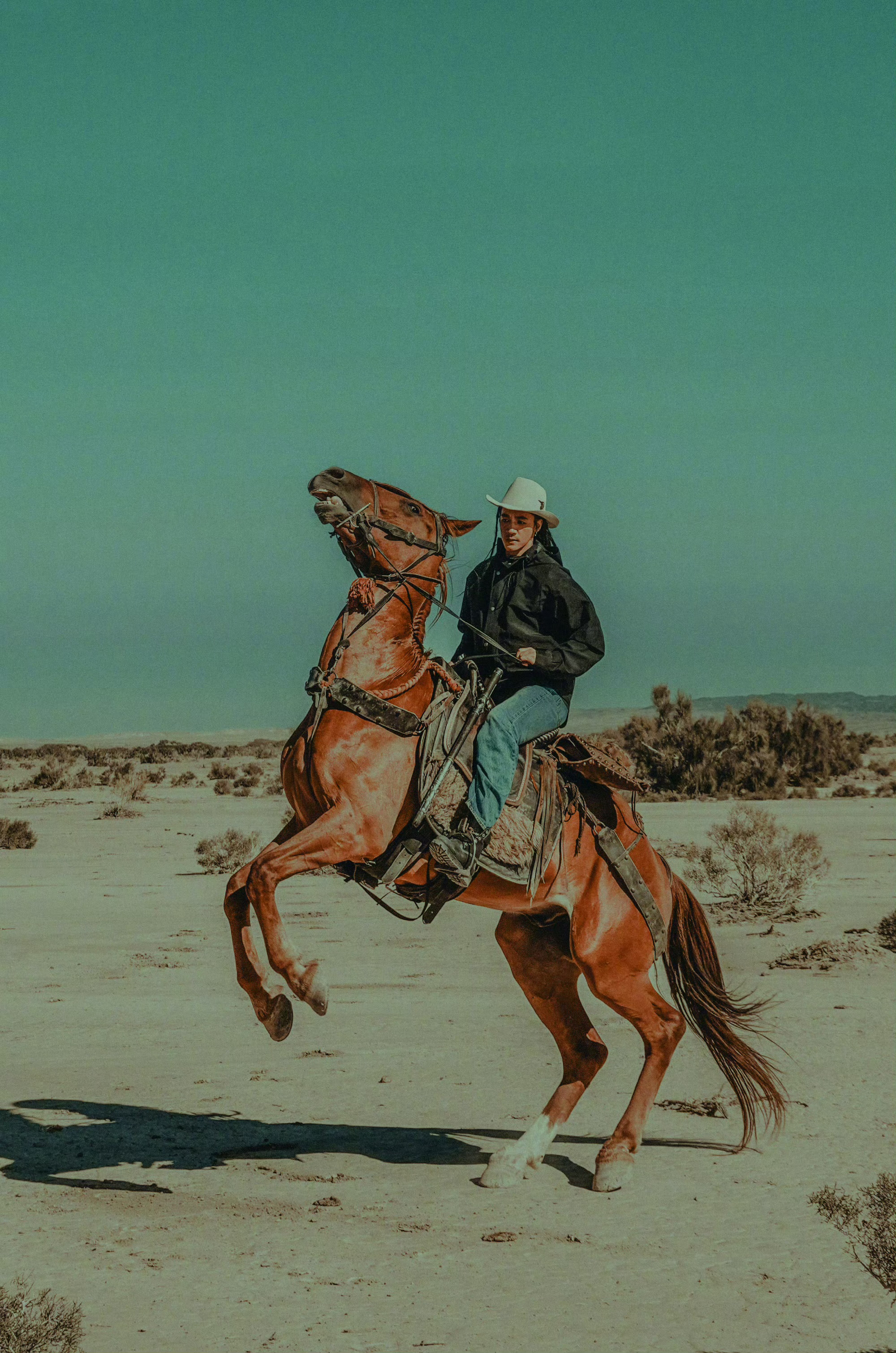 此沙已争气争气再争气 从只有一两个镜头的小角色到男二再到男主，每一步都踩得实实在