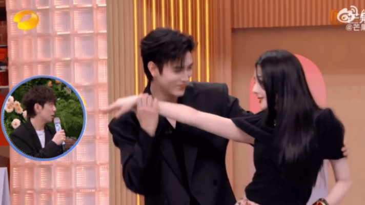 找到了陈飞宇是机器人的证据出厂设置缺失舞蹈模块迪丽热巴内心也很无奈吧 