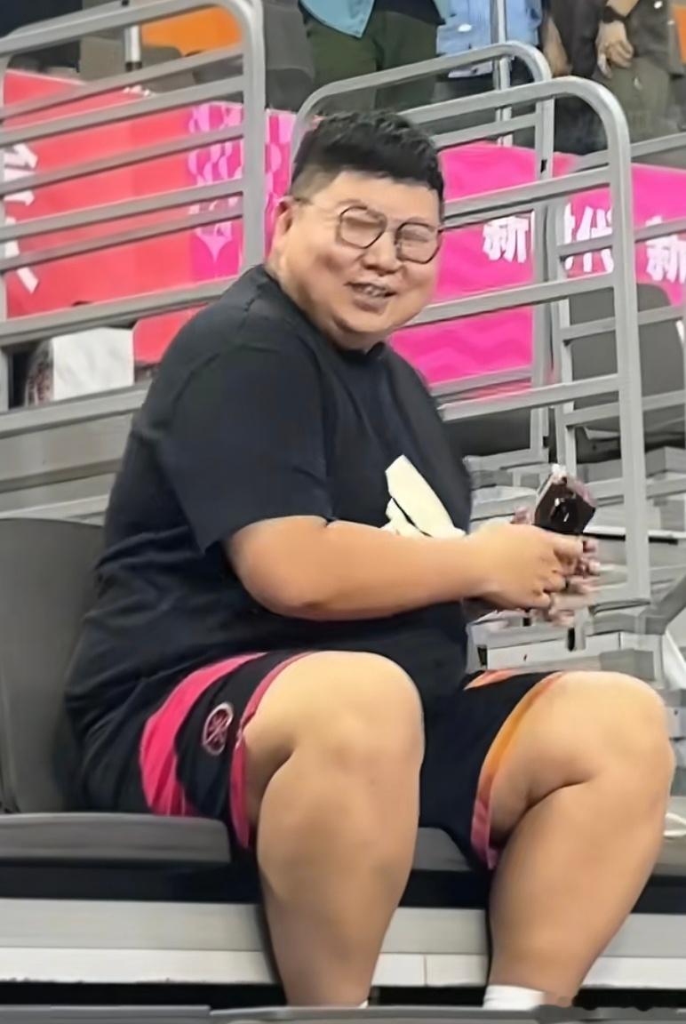 CBA 摄手虎拍一个，死一个。不是因为天才的摄手虎，这些球员也不会有曝光度，那石