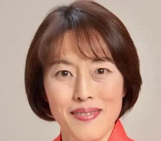 日本的新年，不太平静；田村智子上台，第一句话就批评高市早苗；说她的言论，伤了中日