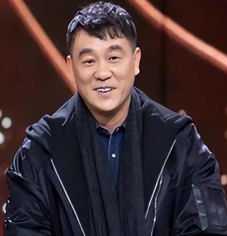 电视剧《江海潮生》，即将于7月20日在CCTV综合频道晚间黄金档播出，主演是何冰