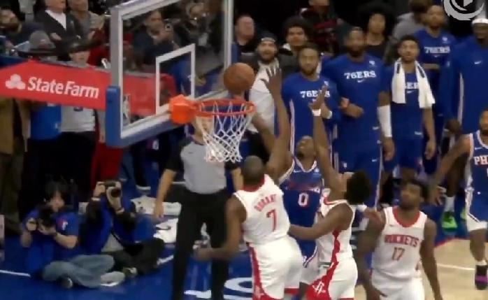 失误连连！NBA火箭惜败76人，杜兰特36分+7板+8误，虽然依旧很准，但是8失