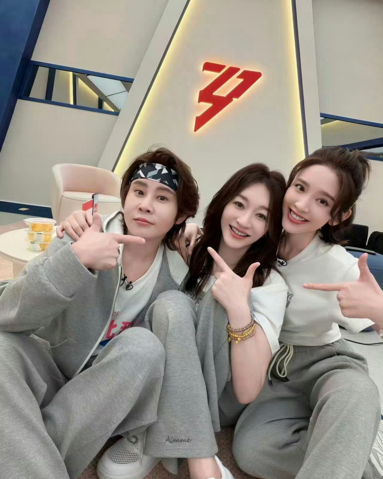 王濛有了心愿便利贴后遗症《心愿便利贴》后遗症，随时随地扮演“甜妹”比心🫶！乘风