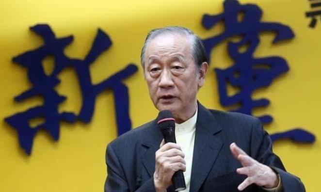 中美之间，已经没有回头路了。美国手里的绳子，已经勒住中国经济的咽喉；而中国手里的
