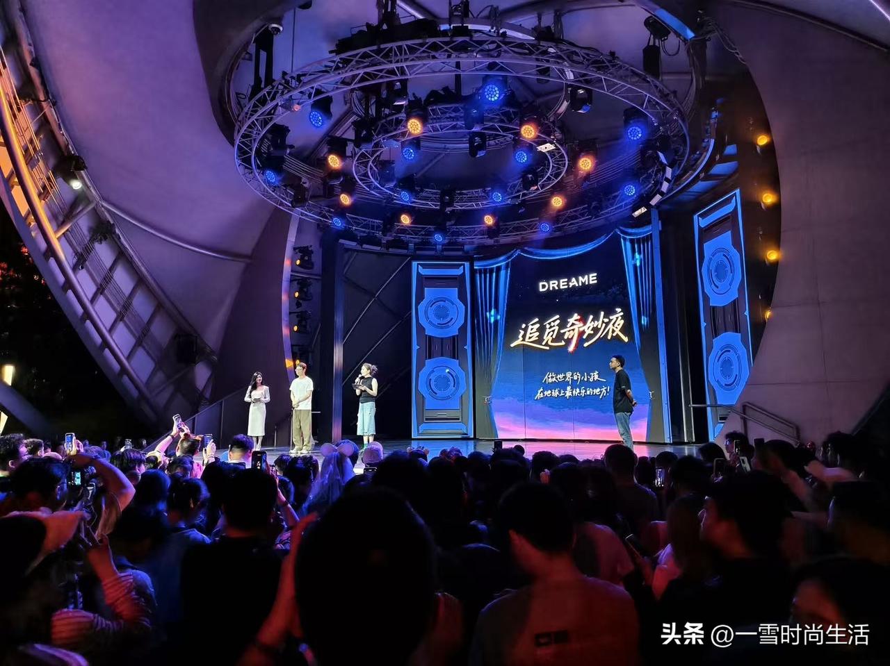 咱就是说，离了追觅谁还把我当小孩！！
直接动用钞能力包场迪士尼，请5万多人去玩，