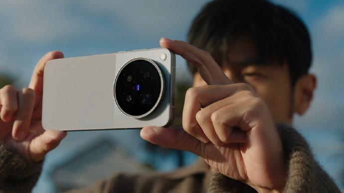 vivo x500系列 x500系列如果真是这价格，我觉得离凉凉不远了[汗][汗