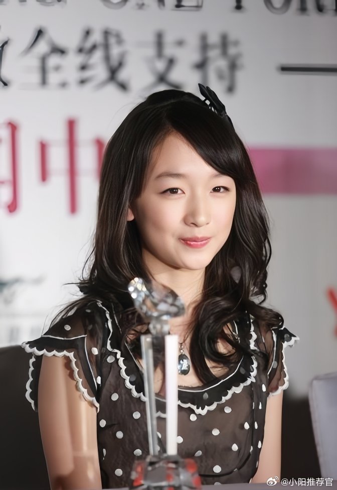 周冬雨多次说演不了话剧文城周冬雨近期在采访中披露，她在先锋话剧《文城》开演前两天