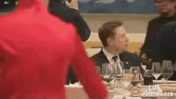 总感觉到，马斯克是不是有点儿耍得有点大？