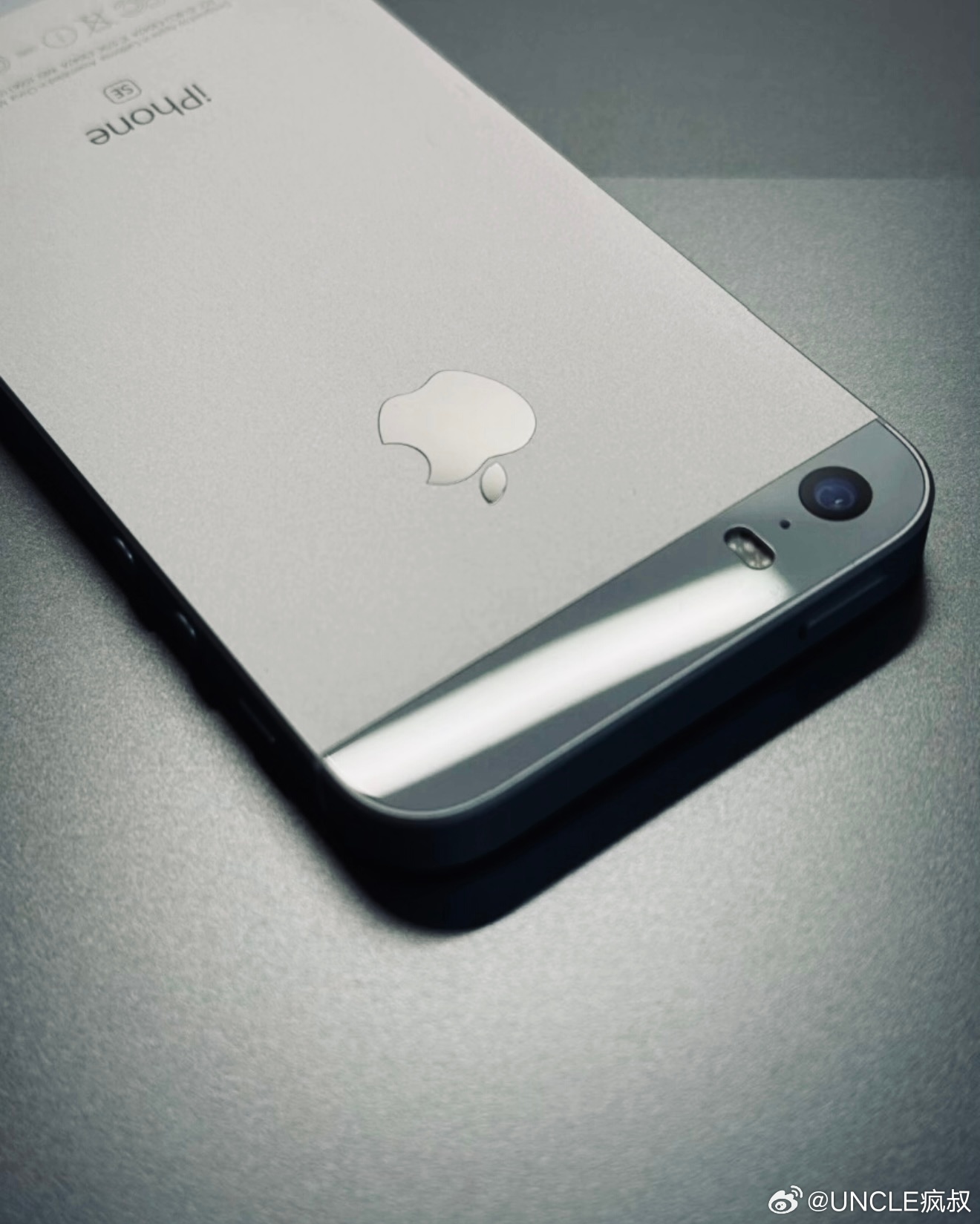 今天是iPhone SE一代发布的第十年真的十年了… 