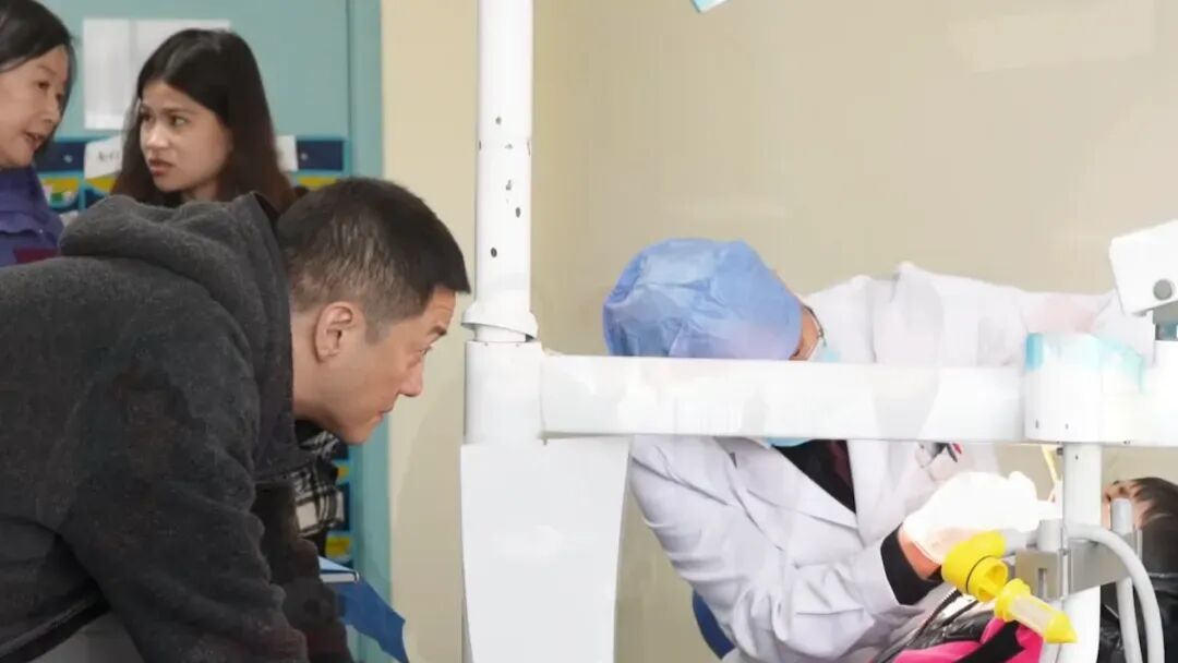 李亚鹏李亚鹏善良大义，一个有大爱的人，希望他越来越好也一定会越来越好！嫣然天使基