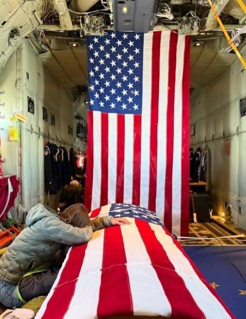 美国飞行员被俘虏了

目前对于特朗普政府来说，压力非常大，因为不仅最先进的F-3