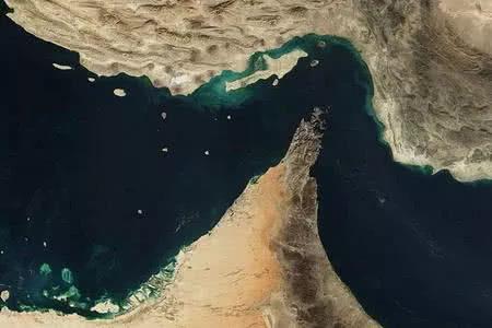 伊朗关闭霍尔木兹海峡 局势升级引全球震荡
 
财联社3月27日电，据伊朗方面官方