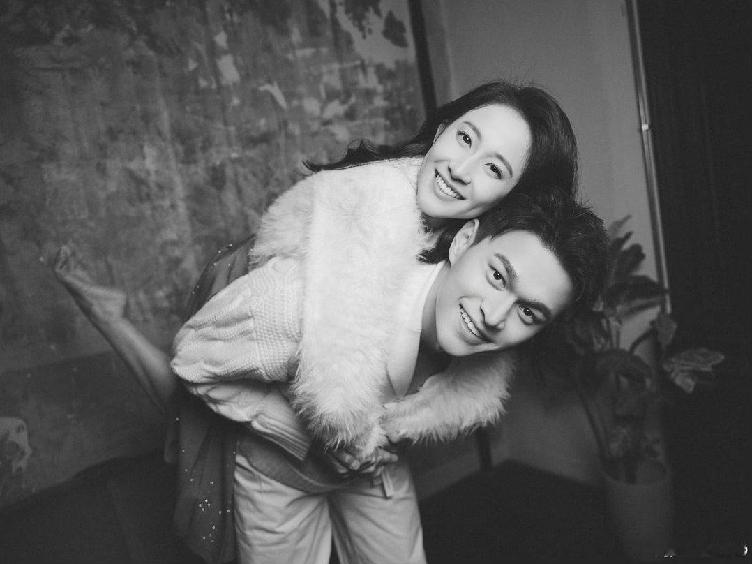 张豆豆一个动作把孙杨钓成翘嘴妻子的浪漫旅行综艺里也太甜啦！天冷互动超自然，张豆豆