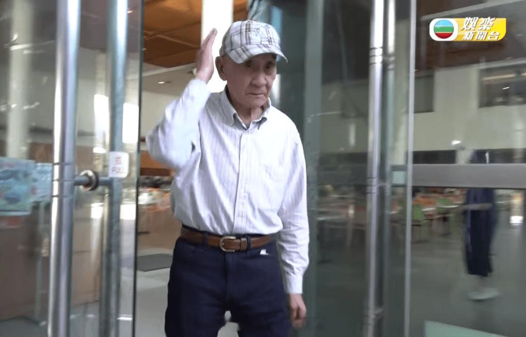 李家鼎在施明安放骨灰后首度现身 一个举动证明对李泳汉态度软化血浓于水？胖了十几磅