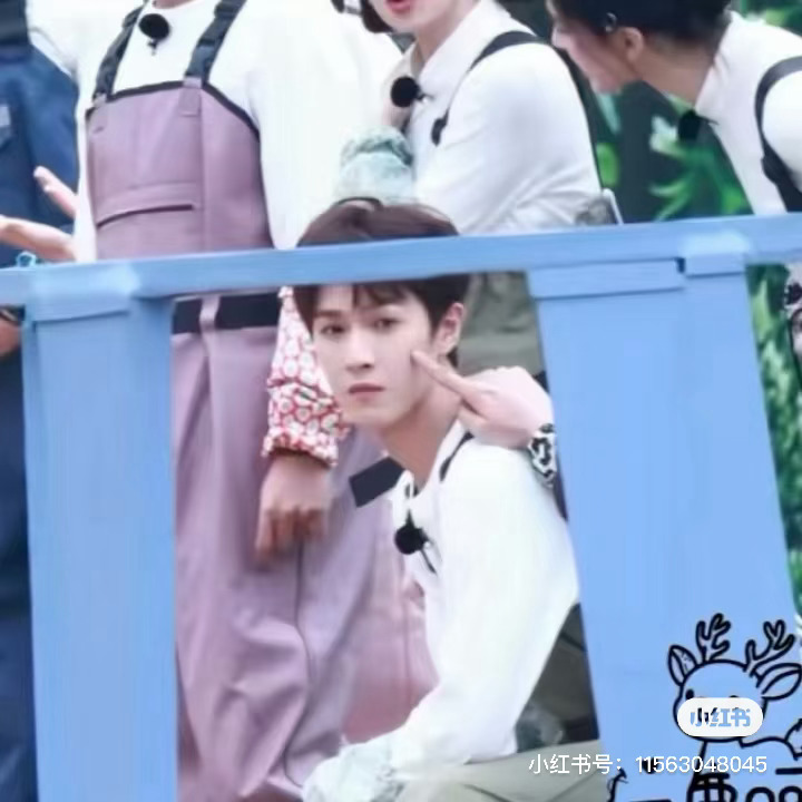 我家孩子怎么呆呆的😳 