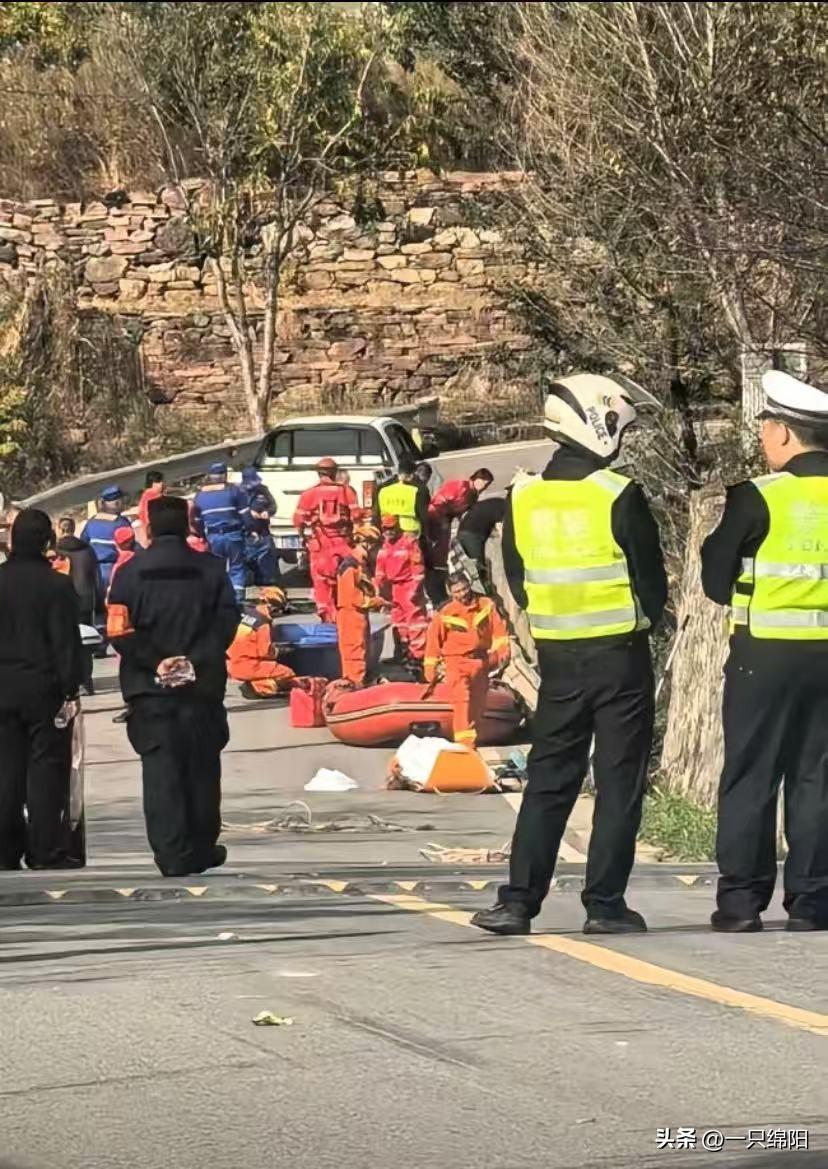 那晚辉县农家乐的那桌人，你们怎么想的？

10月16日凌晨，辉县南太行一家农家乐