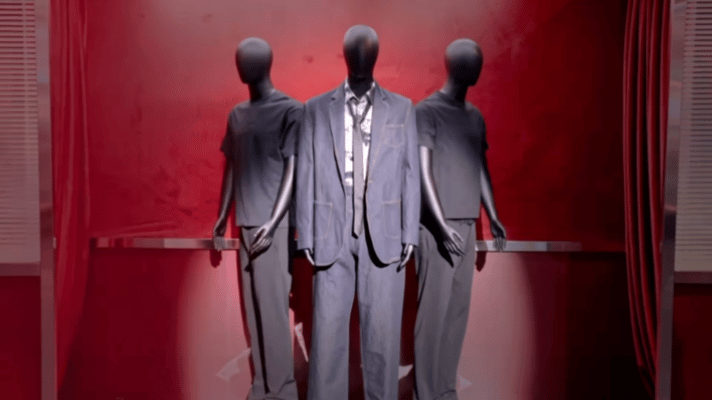 张凌赫一出场就对味了你好星期六张凌赫一身白衬衫亮相，清冷挺拔如漫画里的优等生，青