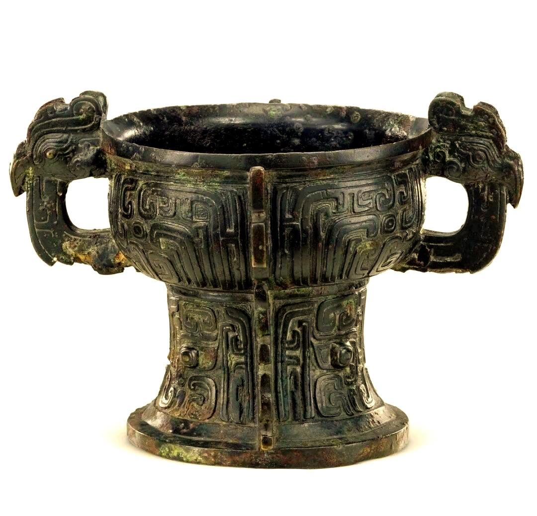 五年琱生簋与六年簋是记录西周晚期贵族土地纠纷的姊妹器，叙事完整衔接：五年簋铭文1