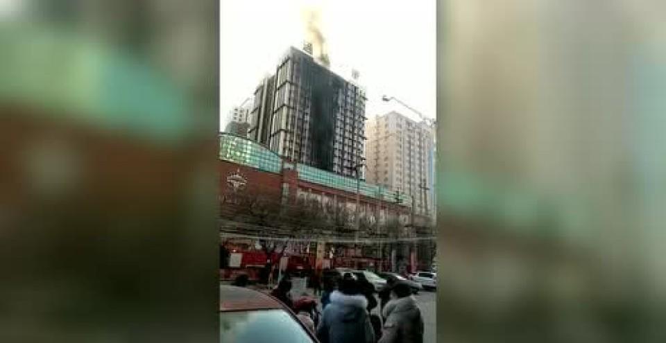 烧烤店突发大火，整栋楼瞬间被火舌吞噬，造成重大伤亡！这究竟是天灾还是人祸？3月2