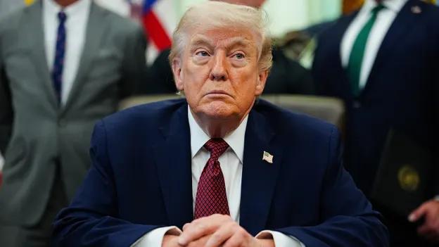 据美联社报道，美国总统唐纳德·特朗普在社交平台的一则动态，让原本紧绷的中东局势再