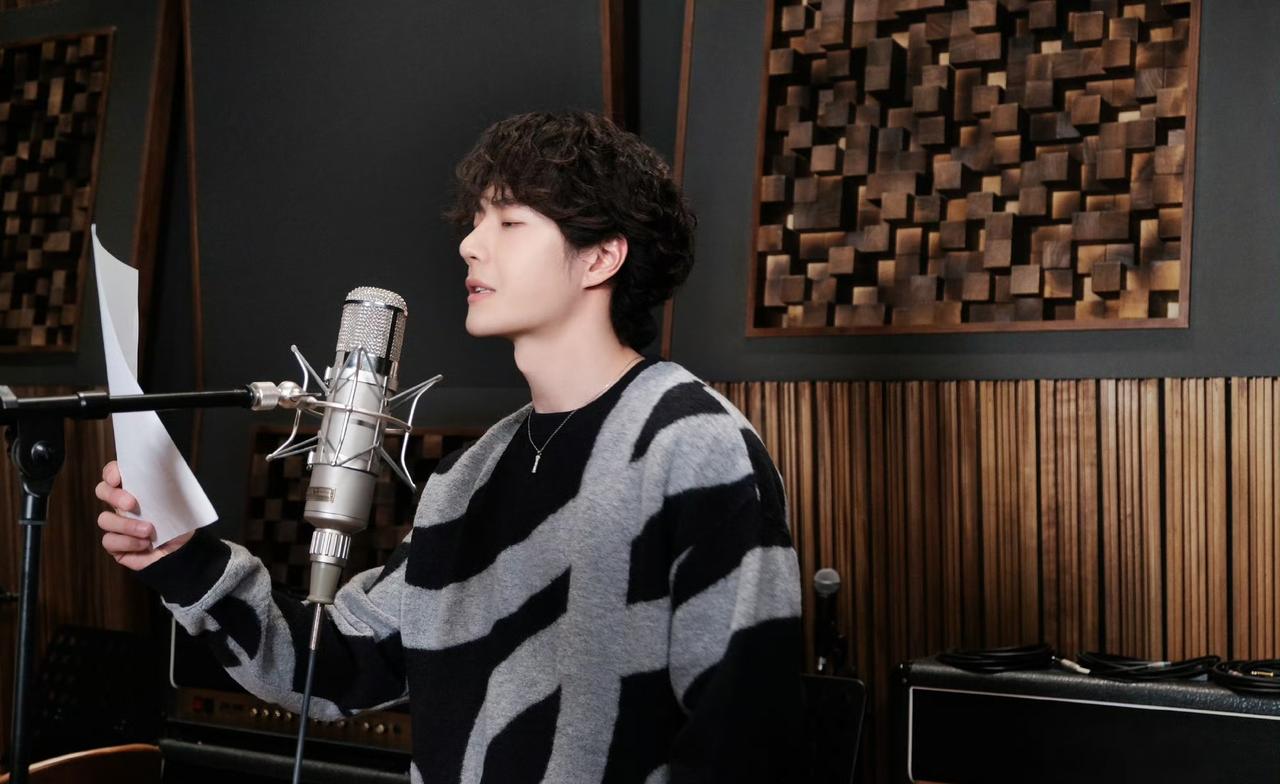 王一博马年宣言冲事业 杜华14字回应藏15年羁绊
 
内娱开年最戳心互动来了！顶