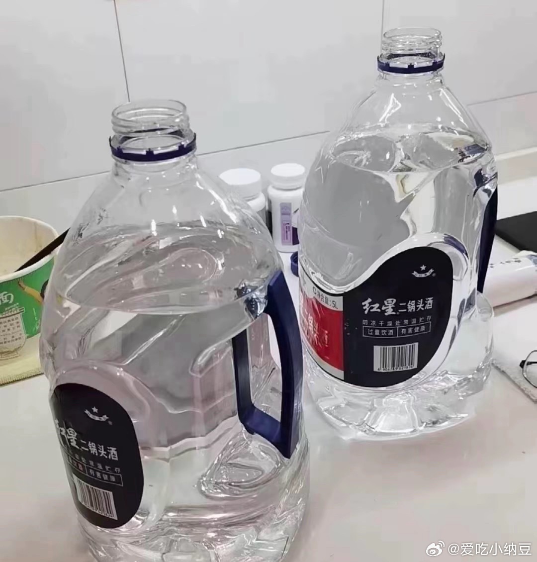 台风巴威强度将再次加强浙江的家人注意啊，去超市抢水的时候一定要看清楚了是5L的水
