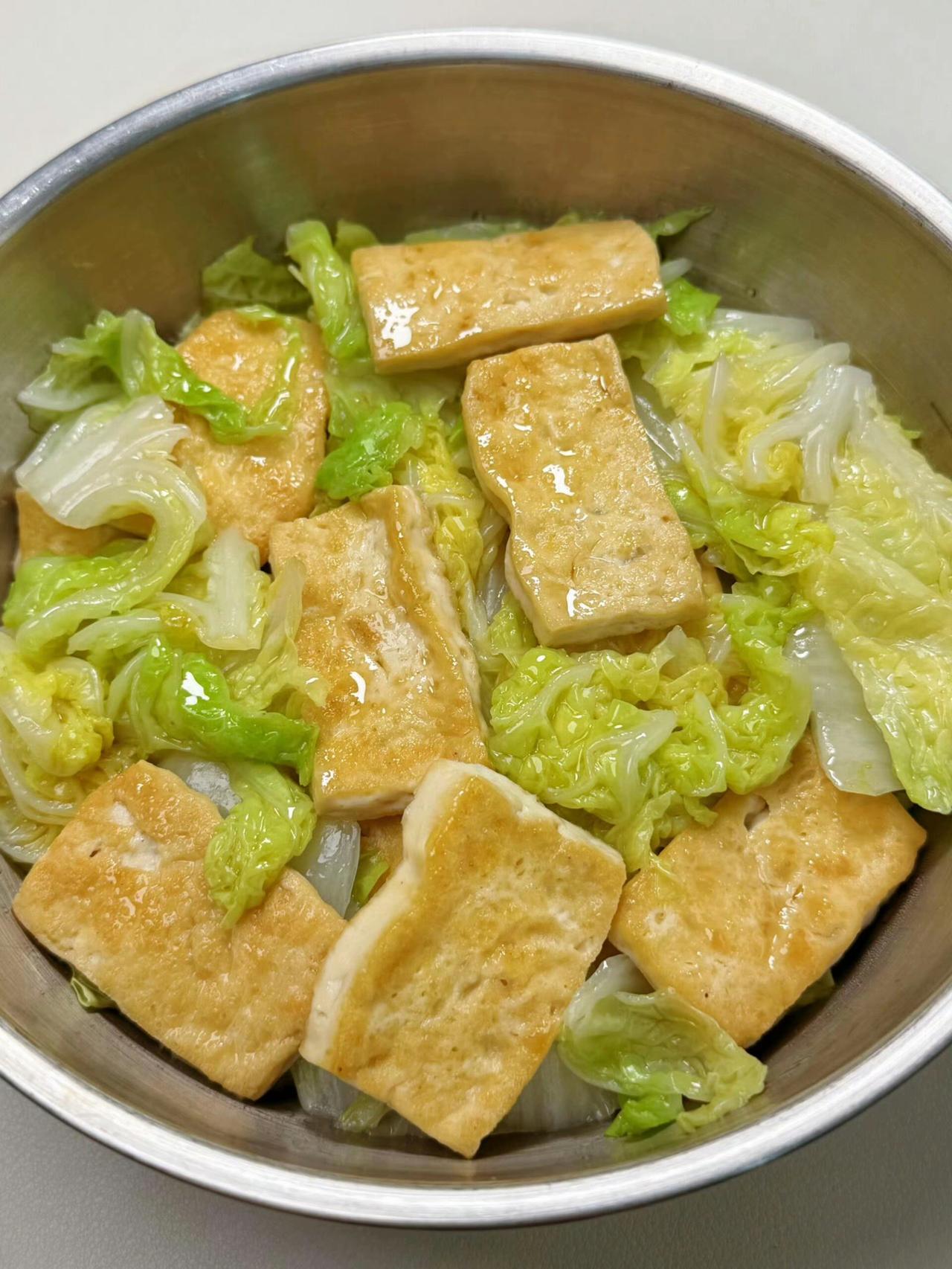 白菜豆腐保平安
 鱼生火，肉生痰，白菜豆腐保平安。
白菜豆腐汤，益寿保健康。
百