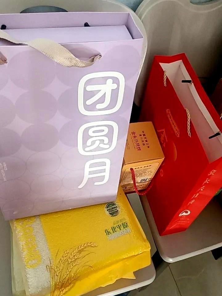 全职妈妈也能拿工资，4000块就是底气

昨天，一位全职妈妈晒出自己三个月领到的