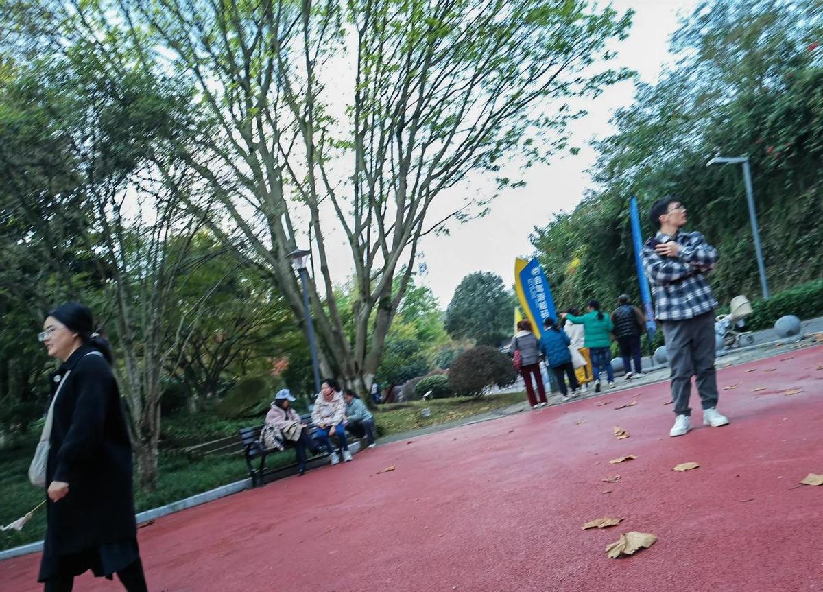 看到屏幕上跳出“未查询到社保缴费登记信息”这几个字，心里是不是咯噔一下？
那种“