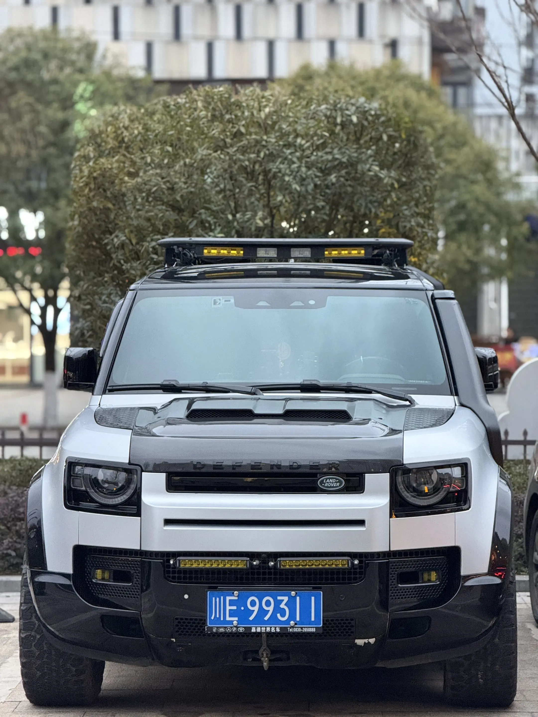 习水宾馆拍豪车。