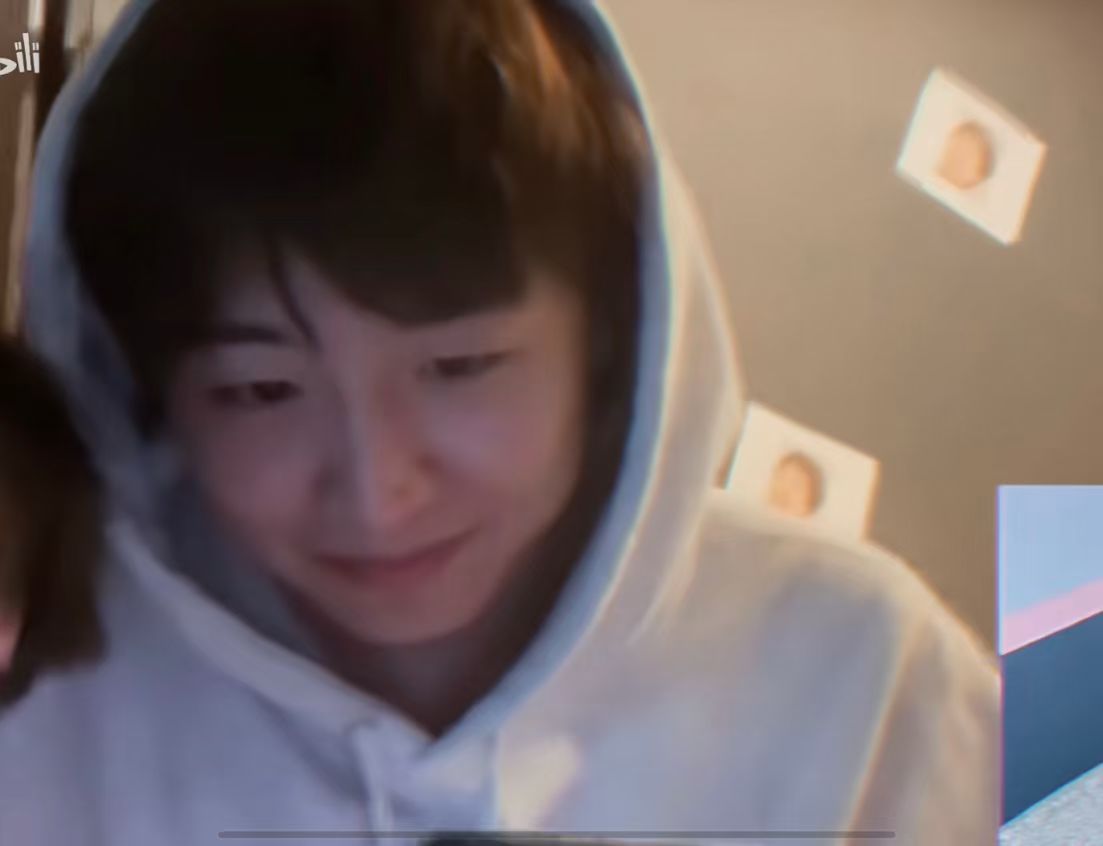 我一开始真是颜粉…小兔牙小狗眼真的很萌马浩宁打算什么时候长回这个样子 ​​​