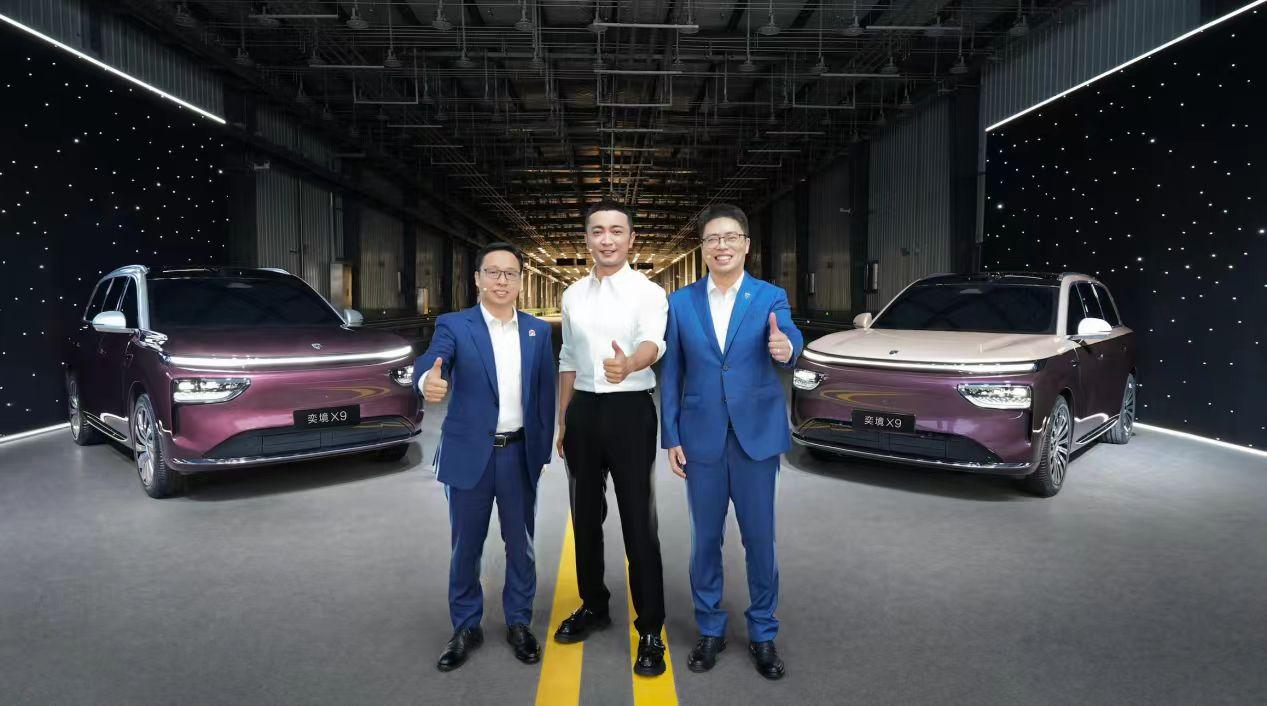 华为乾崑智驾ADS 5全网首测，央视重磅直播曝光黑科技！华为乾崑智驾 ADS5 