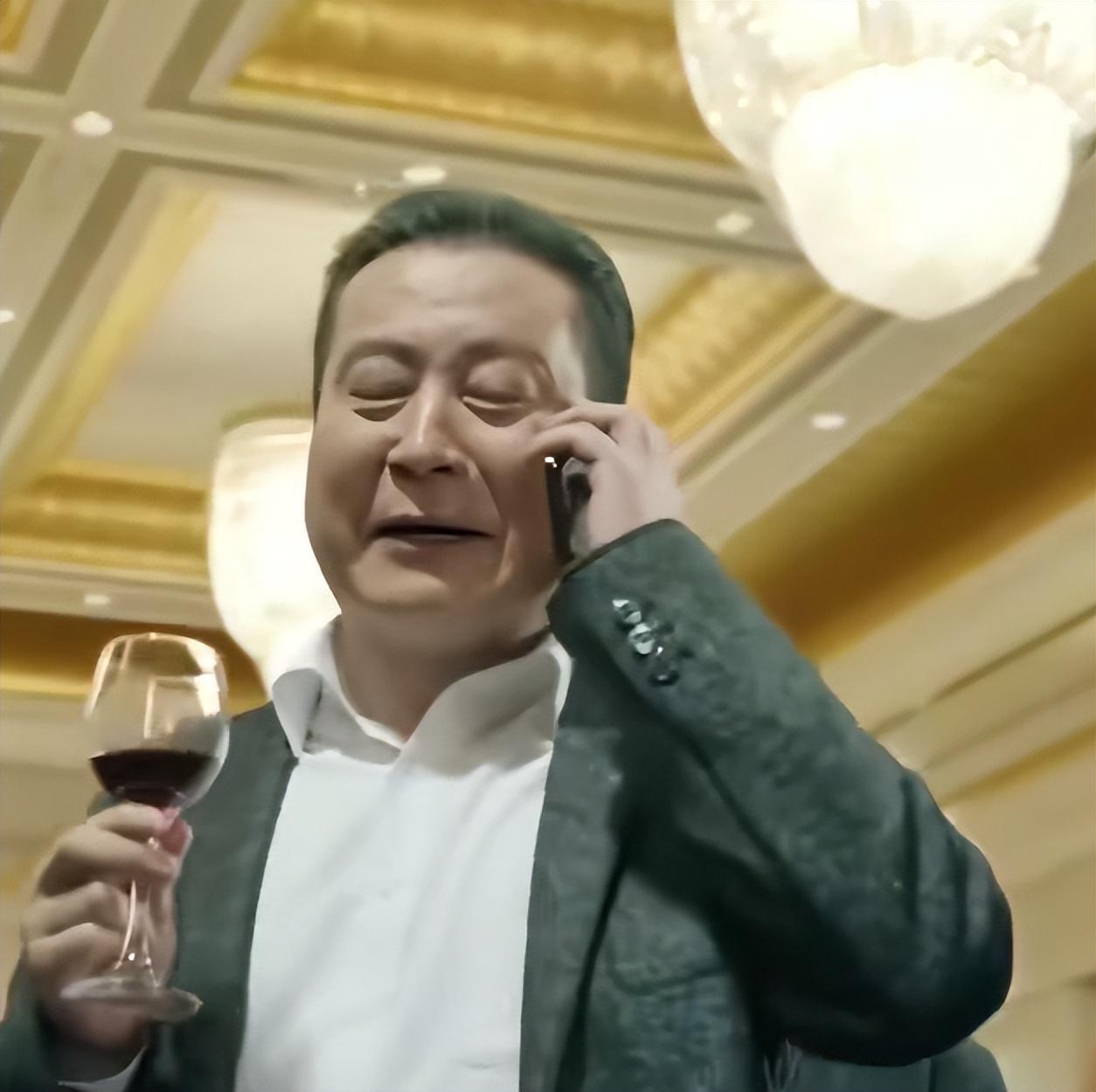 一条视频获打赏百万与百万留学生
这标题有点拗口。
最近一位讲小头故事起家的UP主